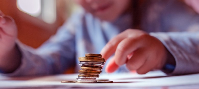 Parent setting daily budget limits in the app